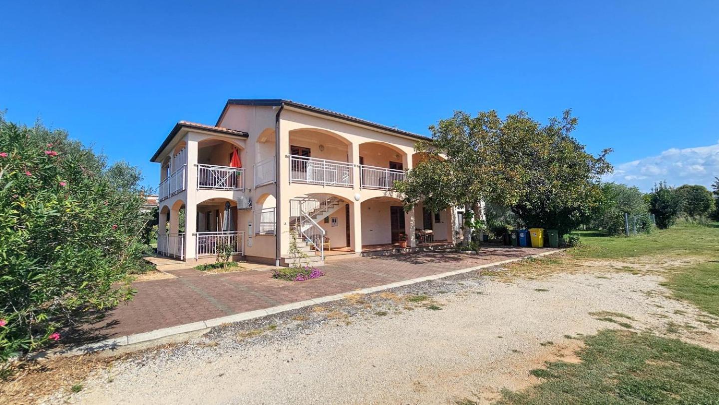 شقة Viola Three Novigrad Istria المظهر الخارجي الصورة